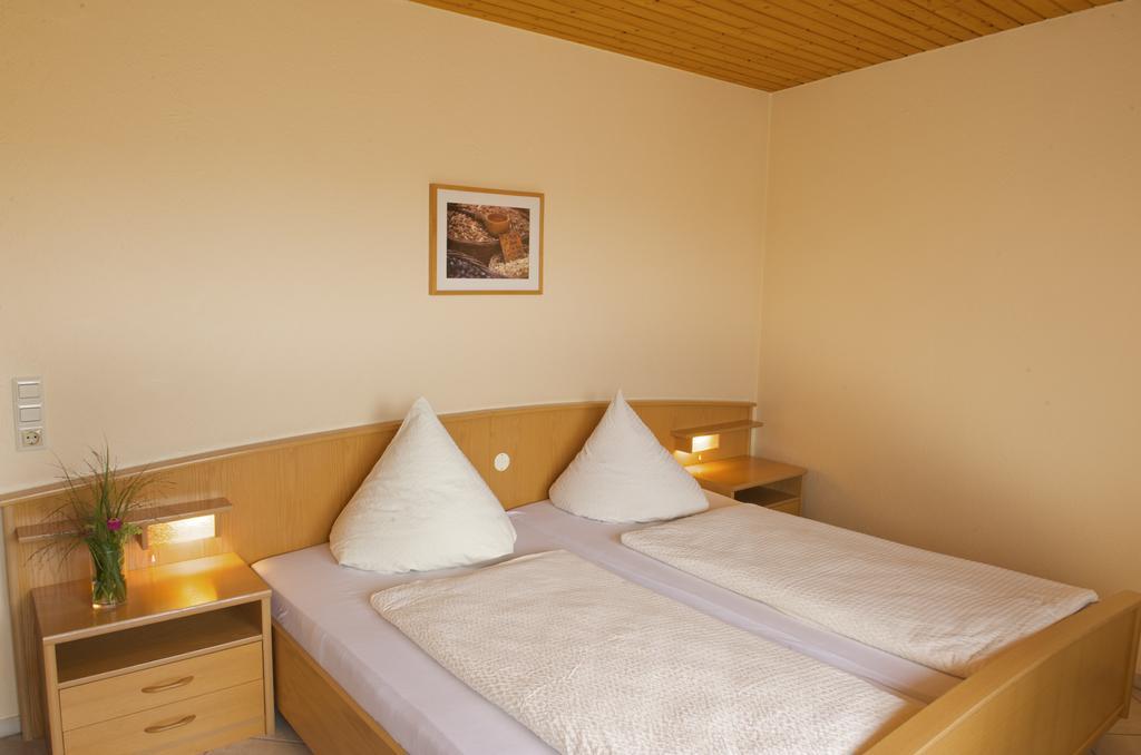 Gasthof Zum Kreuz Neuenburg am Rhein Chambre photo